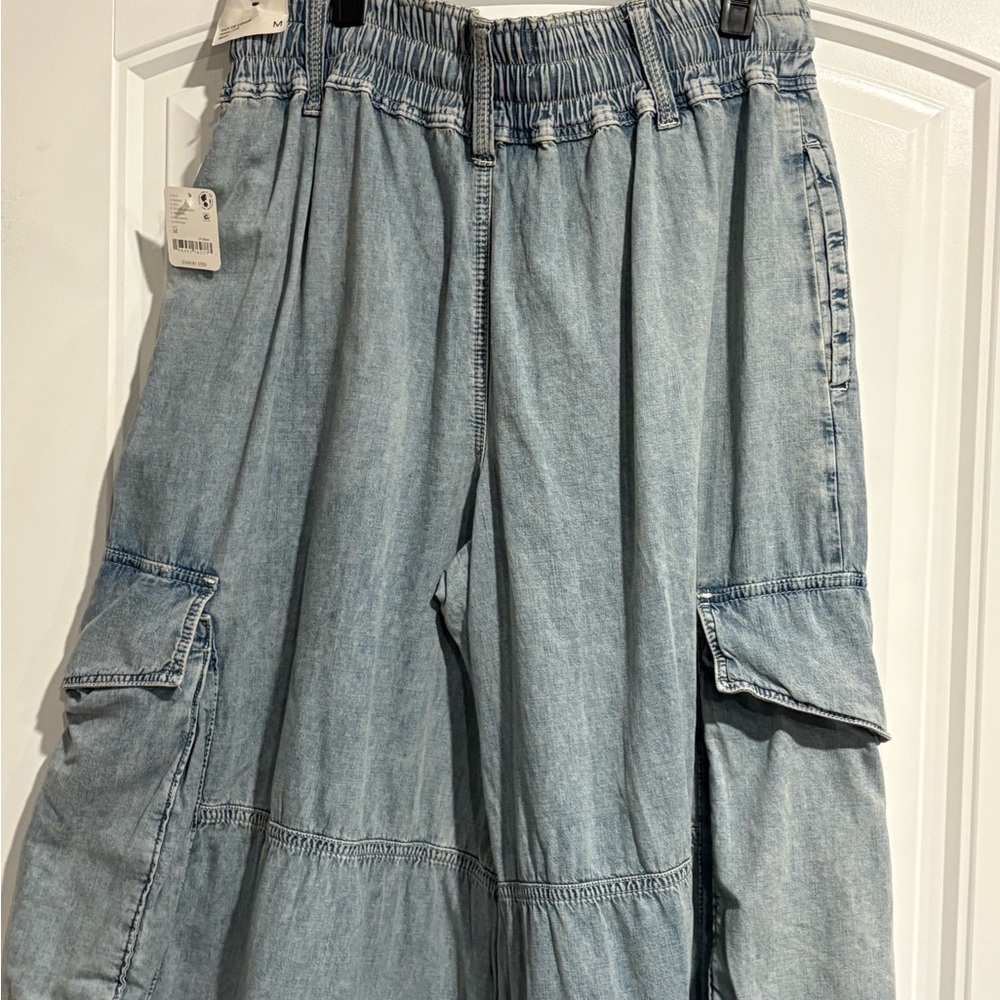 Wide-Leg Blue Denim Jeans - Picture 5 of 10